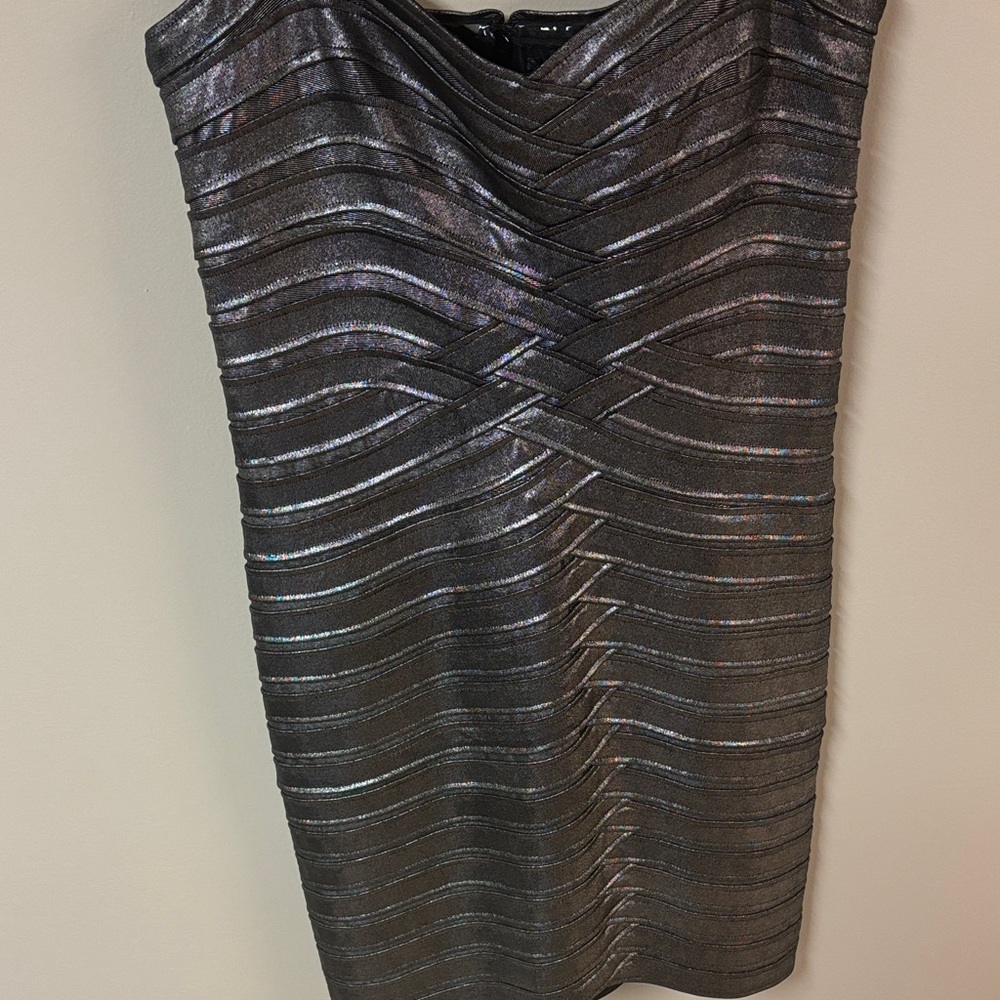 BCBGMaxAzria Metallic Silver Strapless Bandage Mini Dress โจ New with Minor Flaw - Picture 4 of 11